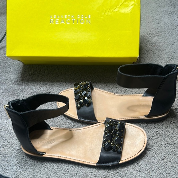 Kenneth Cole Reaction Black and Cream Sandals with Embellished Straps - Picture 1 of 5